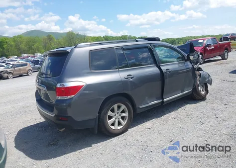2013 Toyota Highlander Base Plus V6 из США, поврежденный, VIN 5TDBK3EH4DS189905